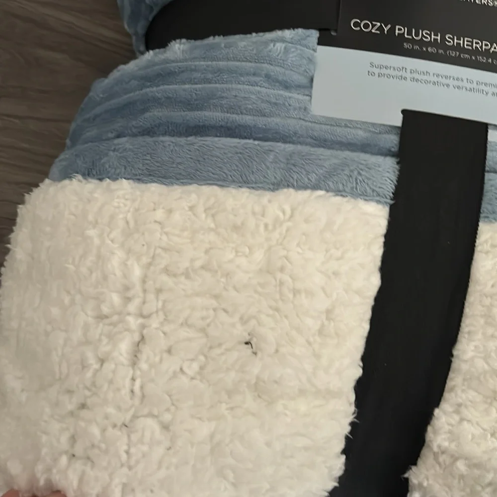 Cuddl Duds Plush Sherpa Throw - Picture 3 of 5